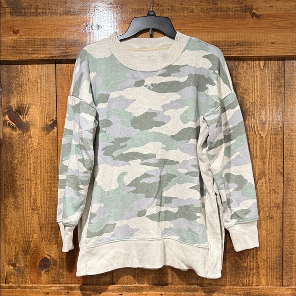 🌿Aerie Camo Oversized Crewneck Sweatshirt |‎ Green Cream Grey | Size Small - Picture 2 of 7